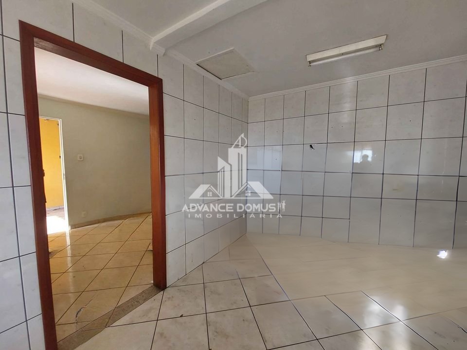 Casa à venda com 2 quartos, 180m² - Foto 11